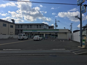 ファミリーマート堺中茶屋北店の画像1