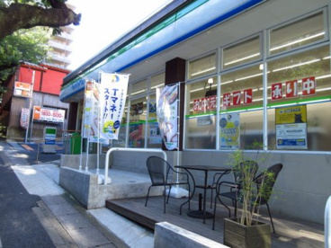 ファミリーマート 鷺沼駅西店の画像1