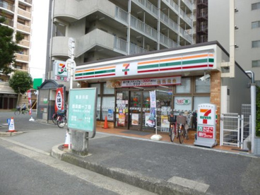 セブン‐イレブン 大阪東淀川駅前店の画像1