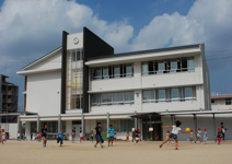 府中小学校