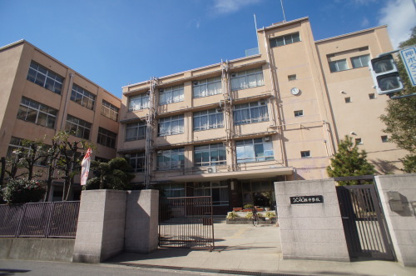 瓜破西中学校の画像1