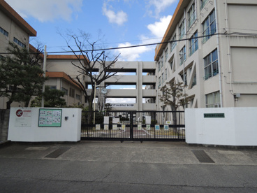 豊中市立第十二中学校の画像1
