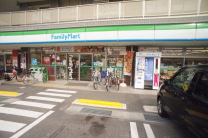 ファミリーマート 平野区役所東店の画像1