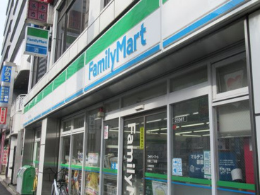 ファミリーマート町屋二丁目店の画像1