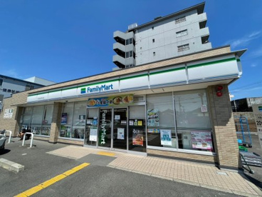 ファミリーマート 西小路天神川店の画像1