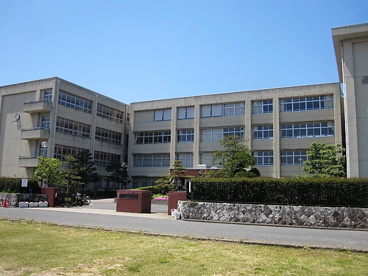 橿原中学校の画像1