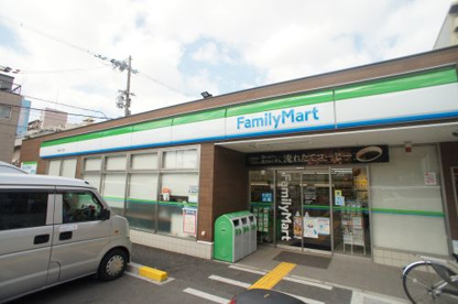 ファミリーマート喜連七丁目店の画像1