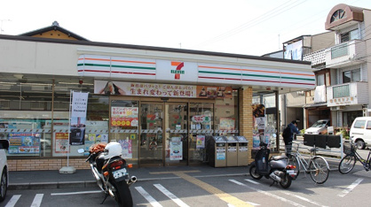 セブン−イレブン 京都大宮北箱ノ井町店の画像1