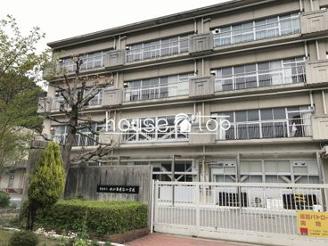 宝塚市立 中山五月台小学校の画像1