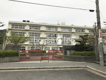 宝塚市立中山五月台中学校の画像1