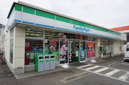 ファミリーマート泉かまくらみち店の画像1