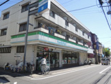 ファミリーマート本木南町店