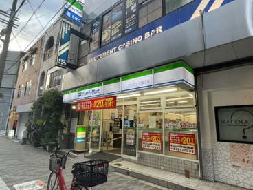 ファミリーマート マツエダ北堀江店の画像1