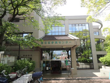 足立区立伊興図書館の画像1