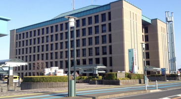 座間市役所