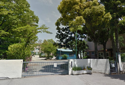 草加市立栄中学校の画像1