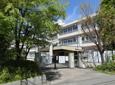 尼崎市立小田中学校の画像1