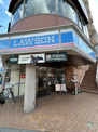ローソン 足立六町駅前店