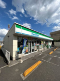 ファミリーマート六町駅前店