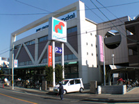 万代志紀店