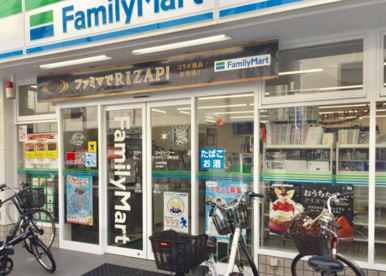 ファミリーマート志村三丁目駅前店の画像1