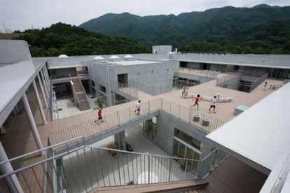 箕面市立とどろみの森学園・止々呂美小中学校の画像1