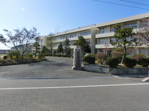 新発田市立佐々木中学校情報ページ 新発田市の賃貸 管理 土地 建物の事なら株式会社トラストにおまかせ