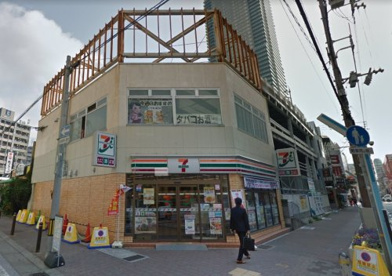 セブン-イレブン 神戸三宮駅南店の画像1