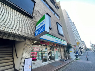 ファミリーマート神戸中山手通店の画像1