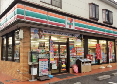 セブンイレブン坂戸中小坂店の画像1