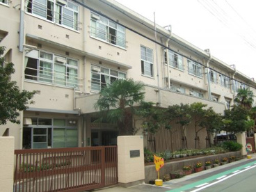 西宮市立安井小学校の画像1