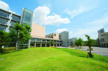 私立明治薬科大学