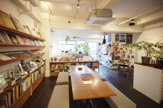 いとへん Books Gallery Coffee