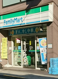 ファミリーマート国立中一丁目店の画像1