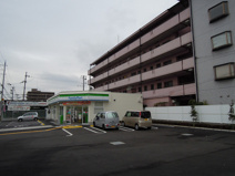 ファミリーマートＭＹＳ八尾木北店