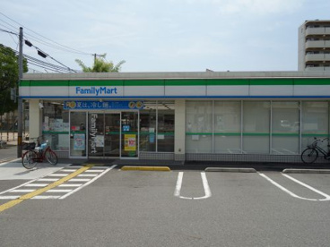 ファミリーマート御蔵店の画像1