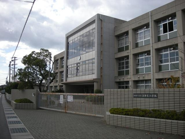 東神吉小学校の画像