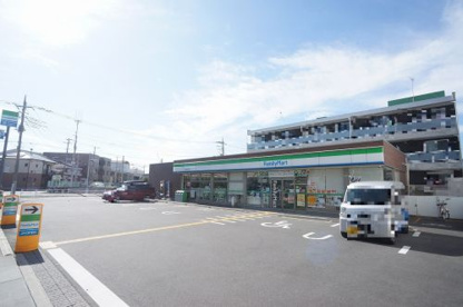 ファミリーマートＴＫＳ錦二丁目店の画像1