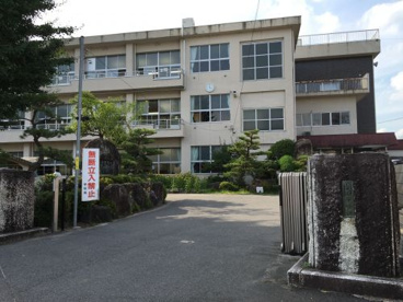 菰野町立菰野中学校の画像2