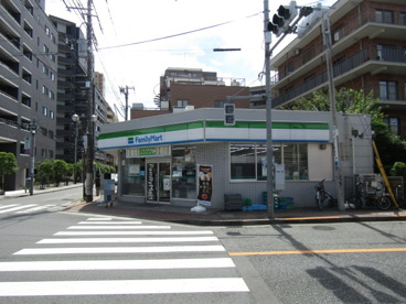 ファミリーマート　国立市北１丁目店の画像1