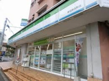 ファミリーマート新宿弁天町店