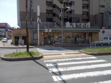  セブン-イレブン堺光明池駅東店の画像1