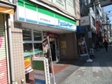 ファミリーマート北千住駅東口店