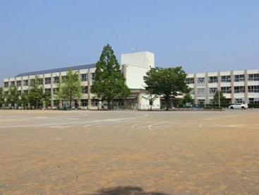鳩山町立鳩山小学校の画像1