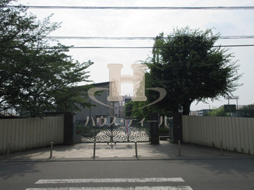 新曽中学校の画像1