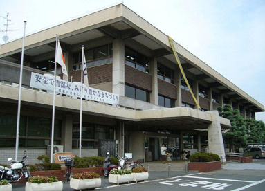 寝屋川市役所の画像1