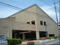 坂戸市中央図書館