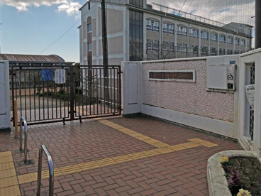 豊中市立第十八中学校の画像1