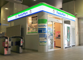 ファミリーマートはまりん新羽駅店