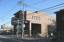 東松山市立図書館
